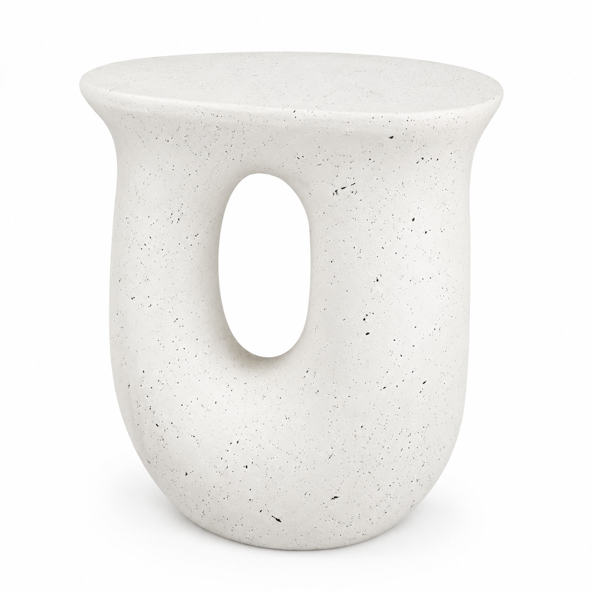 Table d'appoint blanc cassé sculpturale en béton léger